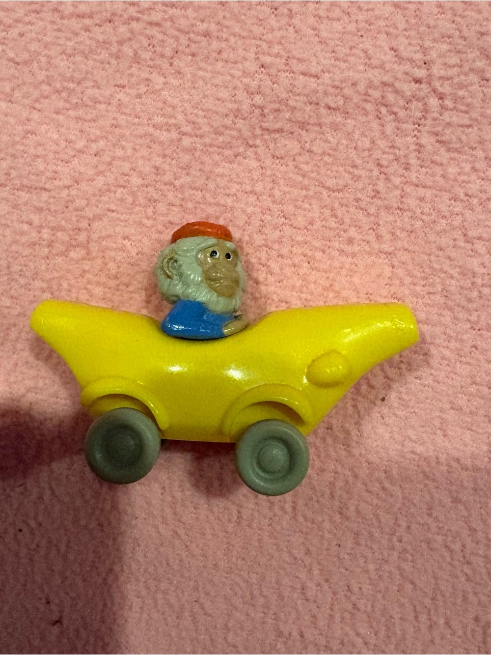 VINTAGE 1994 RICHARD SCARRY BUSY WORLD MONKEY IN BANANA CAR FIGURE MCDONALDS